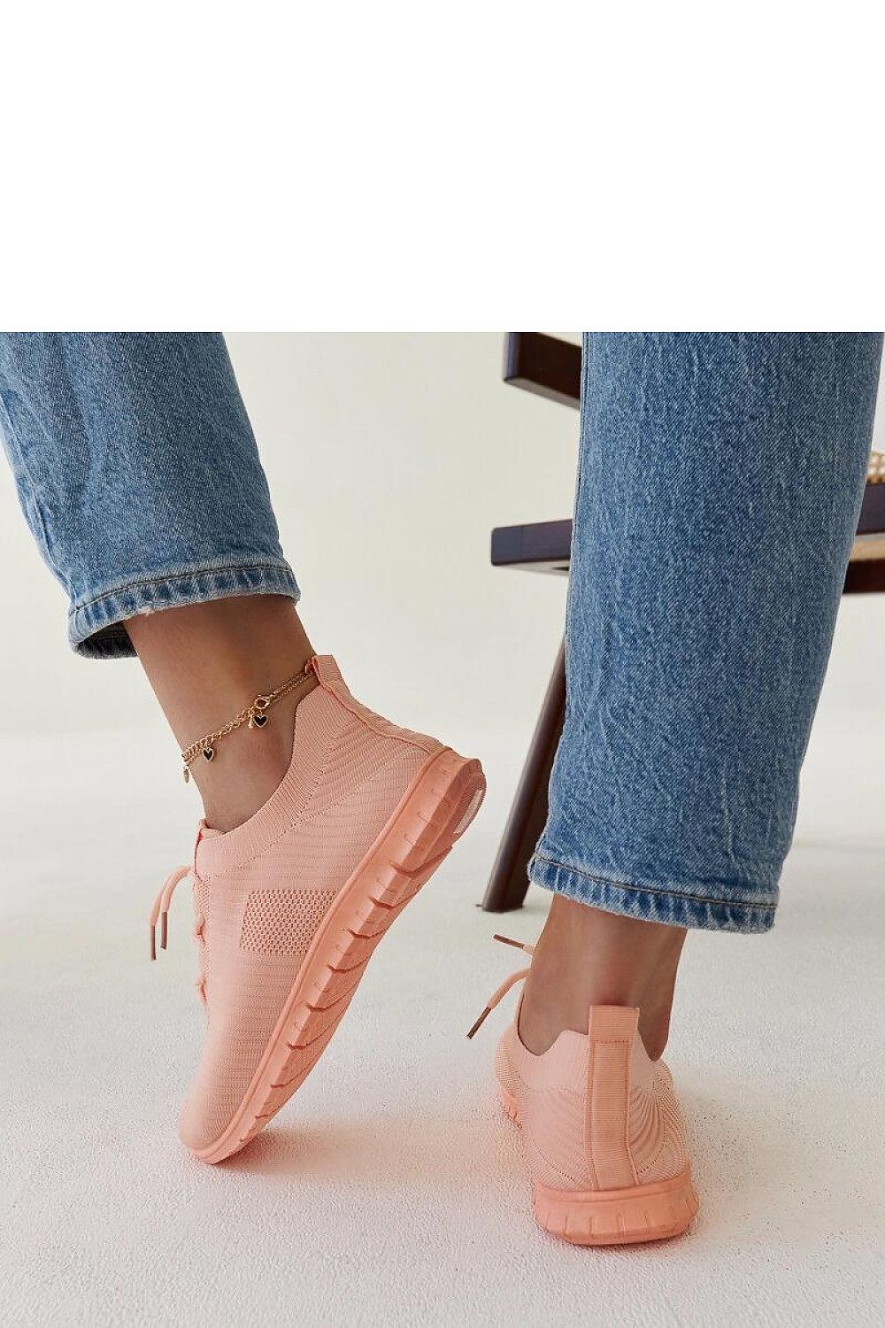   Różowe materiałowe sneakersy Erminio - Solea 