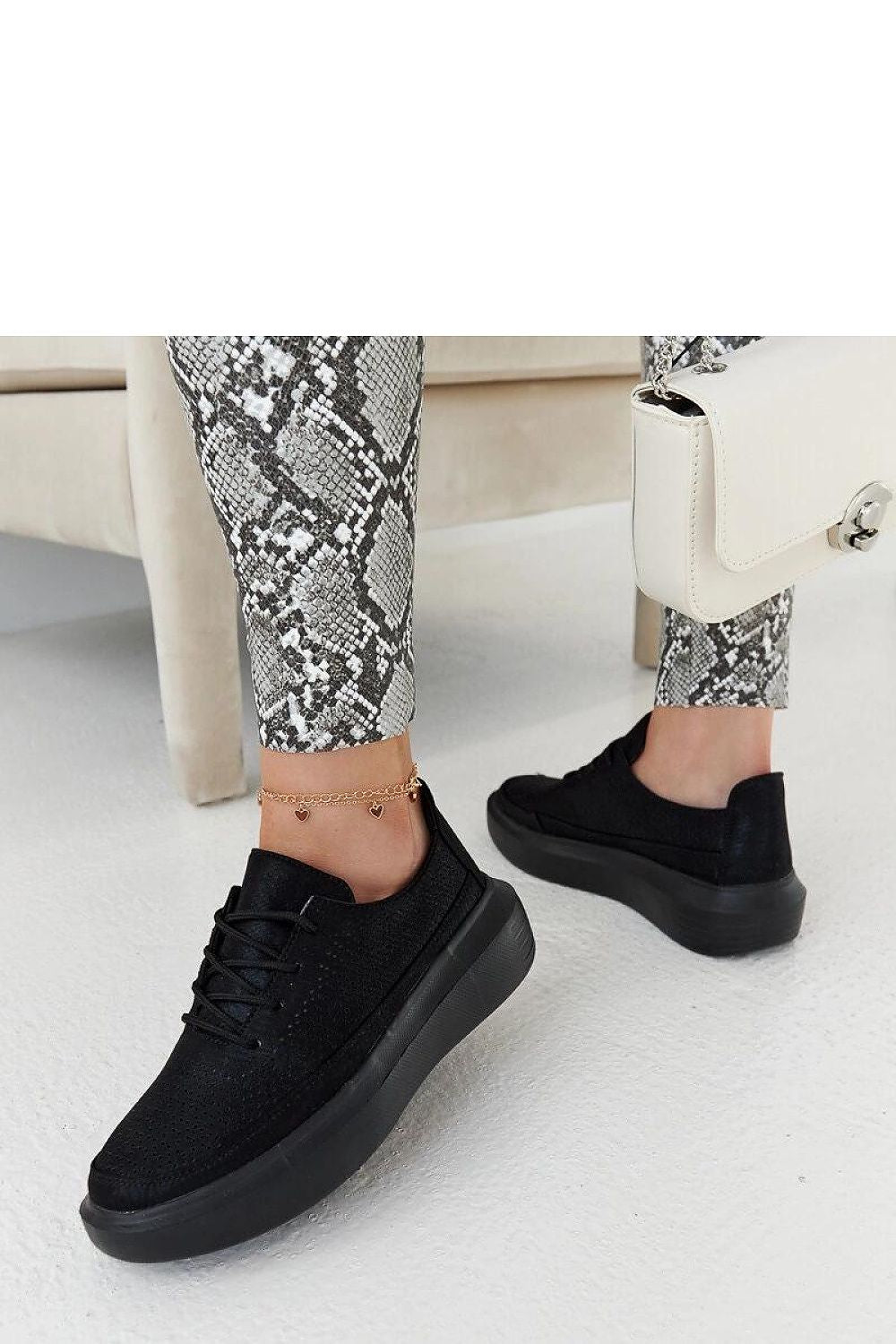   Czarne sneakersy na platformie Lori - Solea 