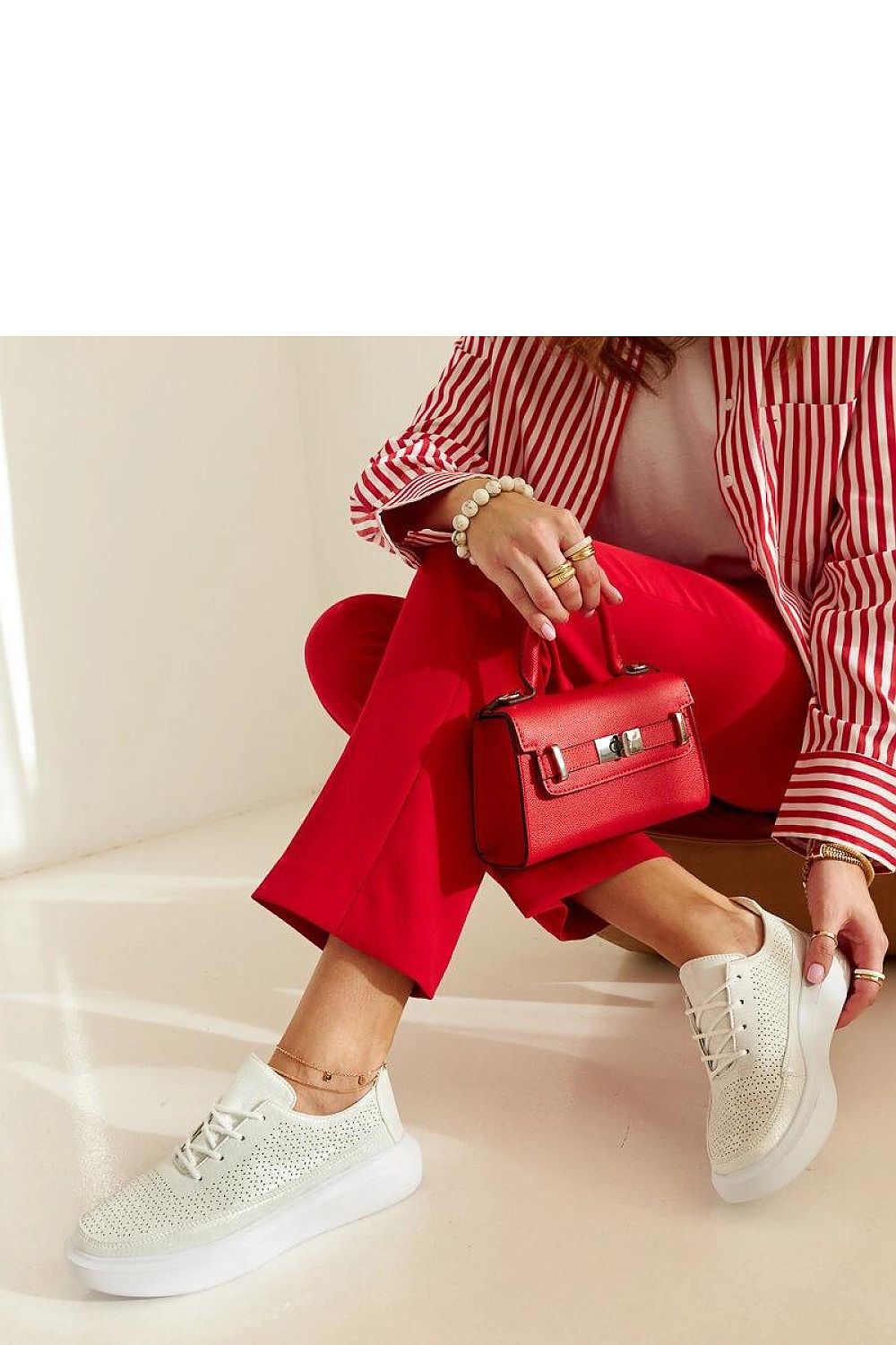   Srebrne trampki na platformie Lori - Solea 