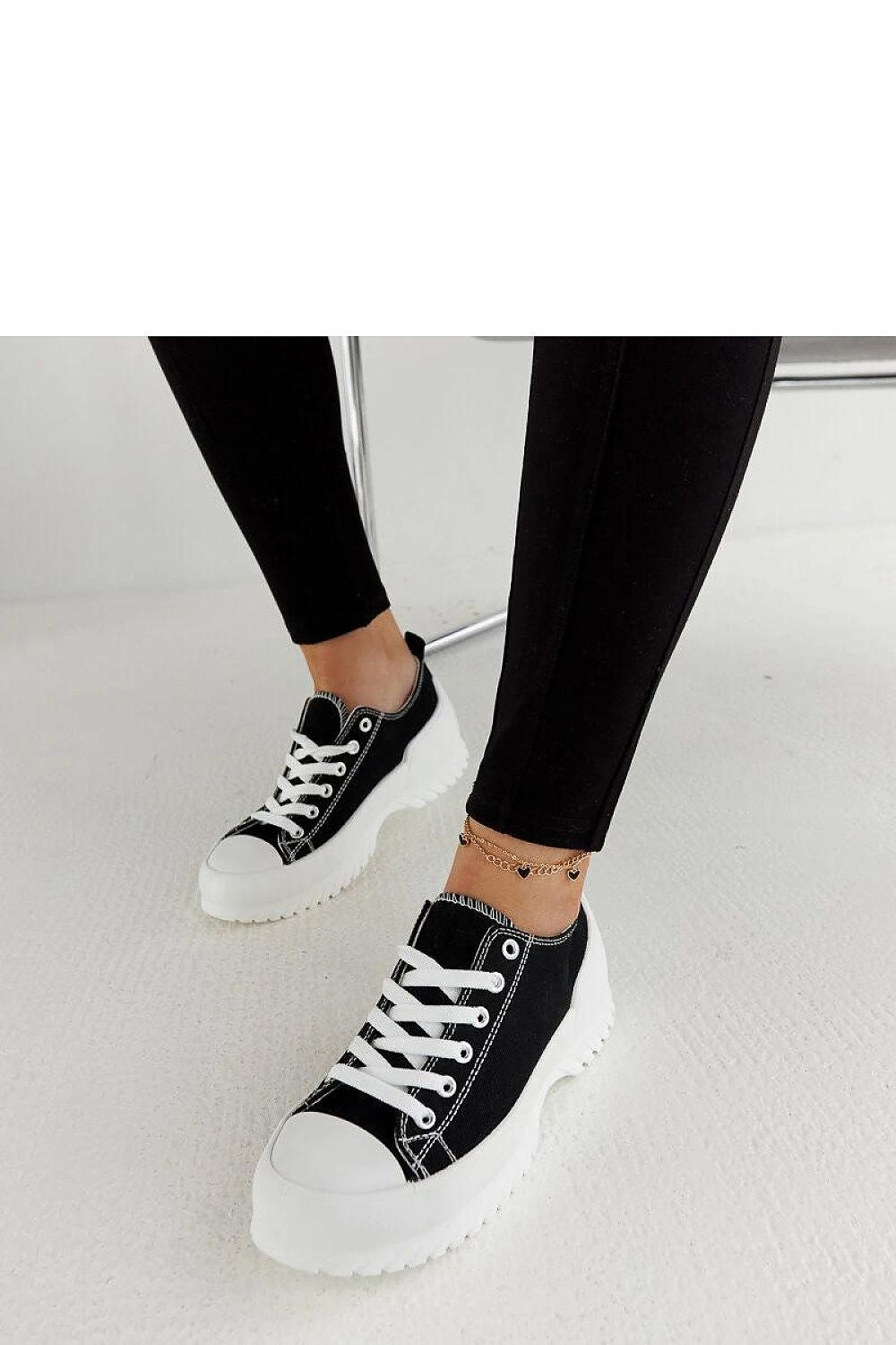   Czarne trampki na platformie Monteleone - Solea 