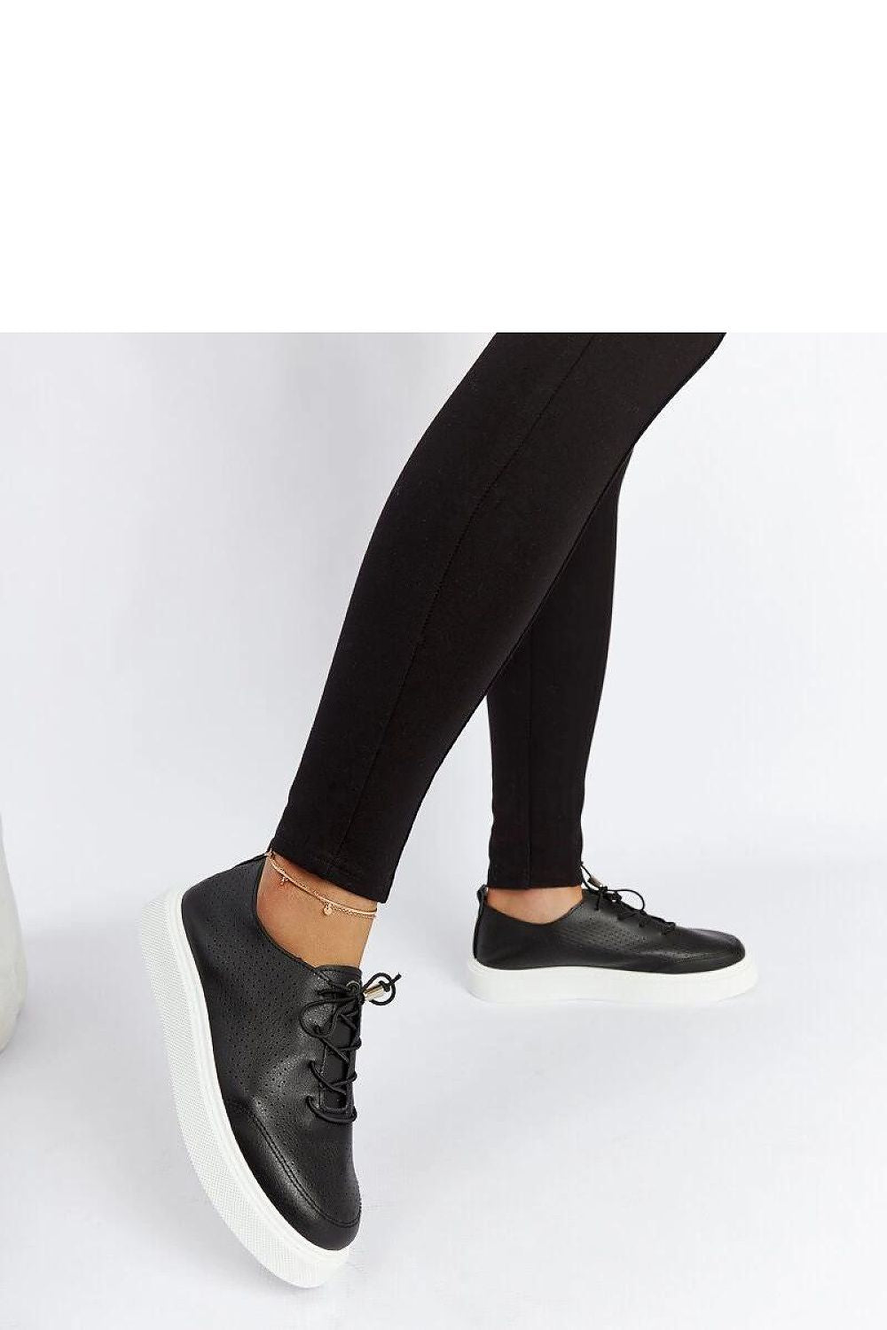   Czarne perforowane tenisówki Laytonville - Solea 