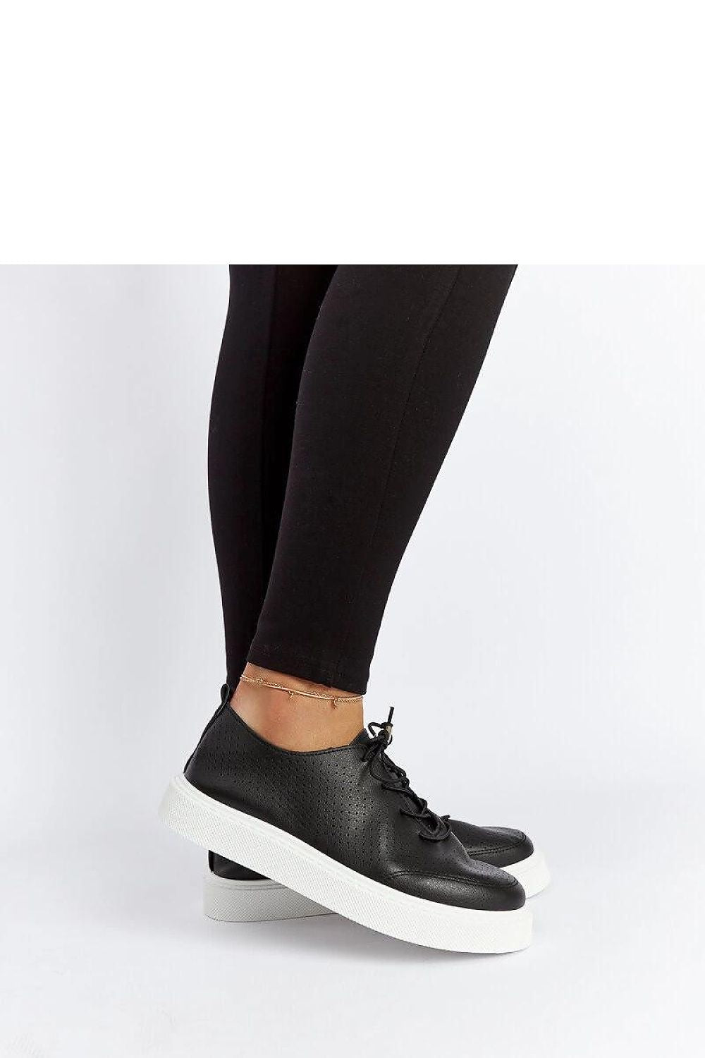   Czarne perforowane tenisówki Laytonville - Solea 