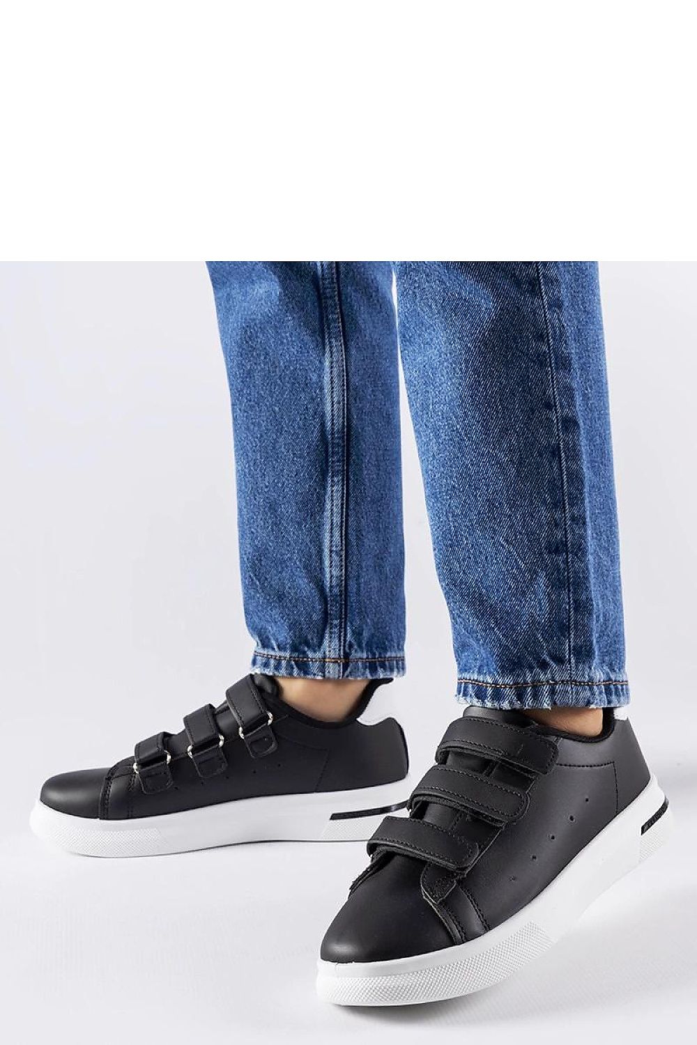   Czarne sneakersy zapinane na rzepy Paré - biała podeszwa - Solea 