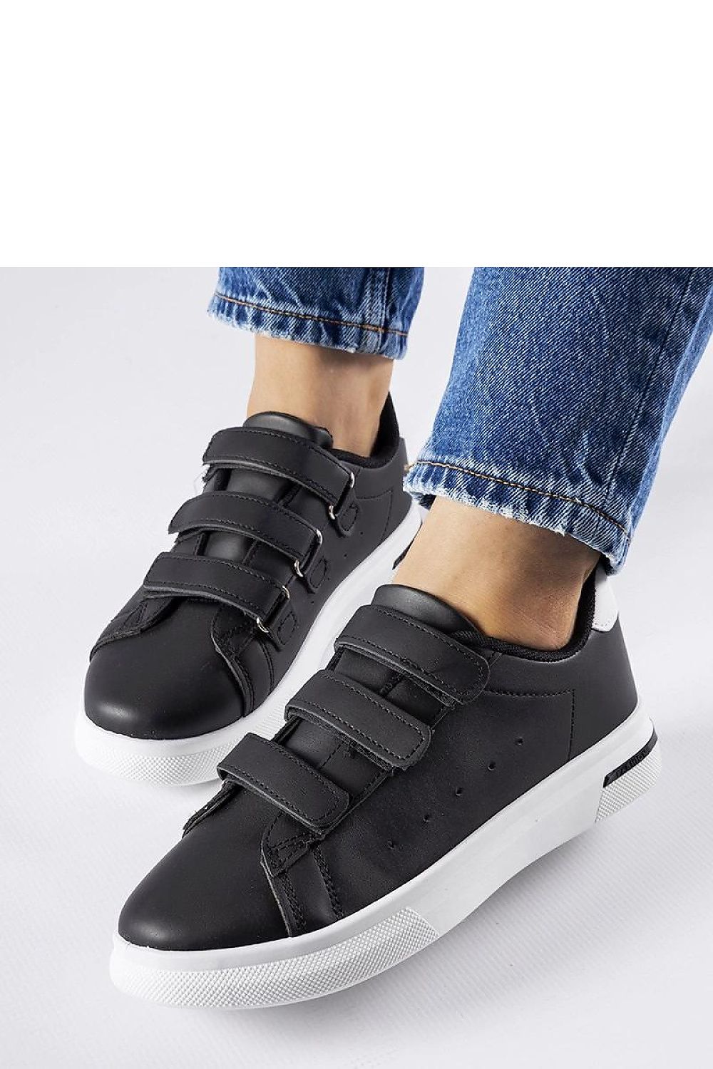   Czarne sneakersy zapinane na rzepy Paré - biała podeszwa - Solea 