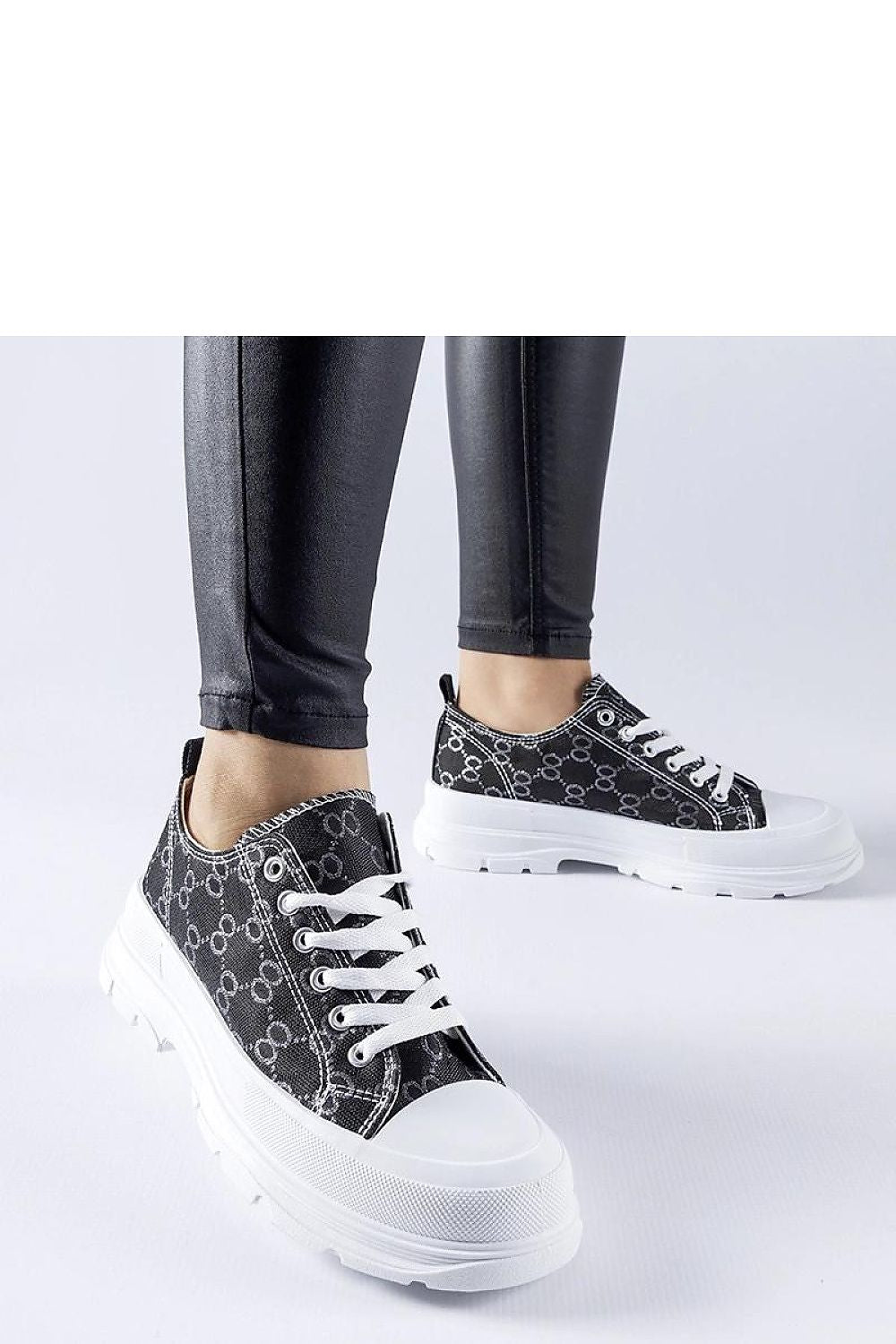   Czarne trampki zdobione monogramem Antonella - Solea 