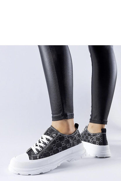   Czarne trampki zdobione monogramem Antonella - Solea 