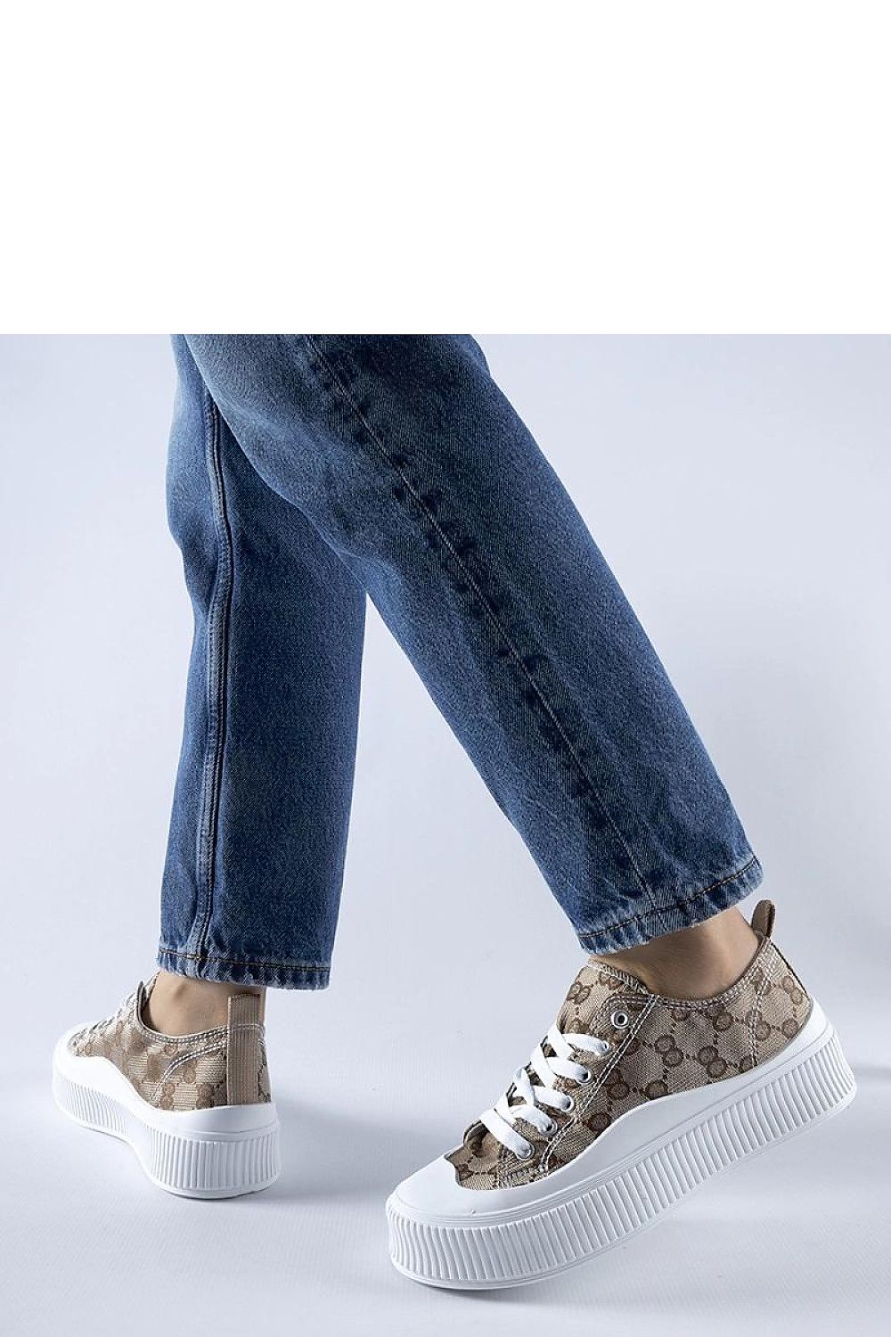   Brązowe trampki zdobione monogramem Cavi - Solea 