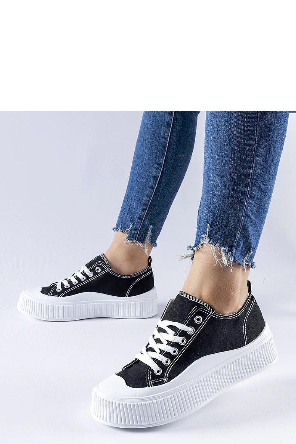   Czarne trampki na platformie Cesano - Solea 