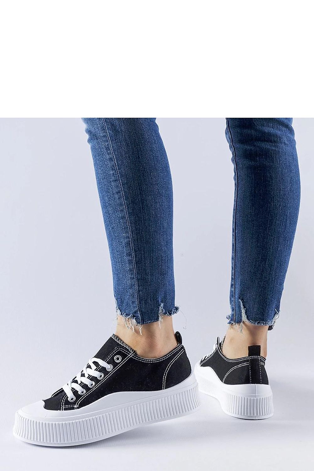   Czarne trampki na platformie Cesano - Solea 