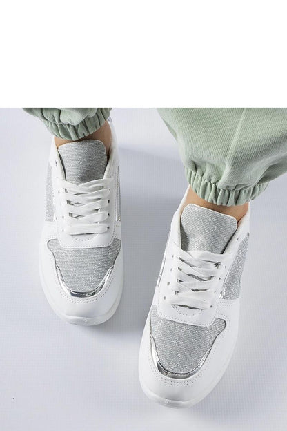   Białe sneakersy z ozdobną nitką Facondo - Solea 