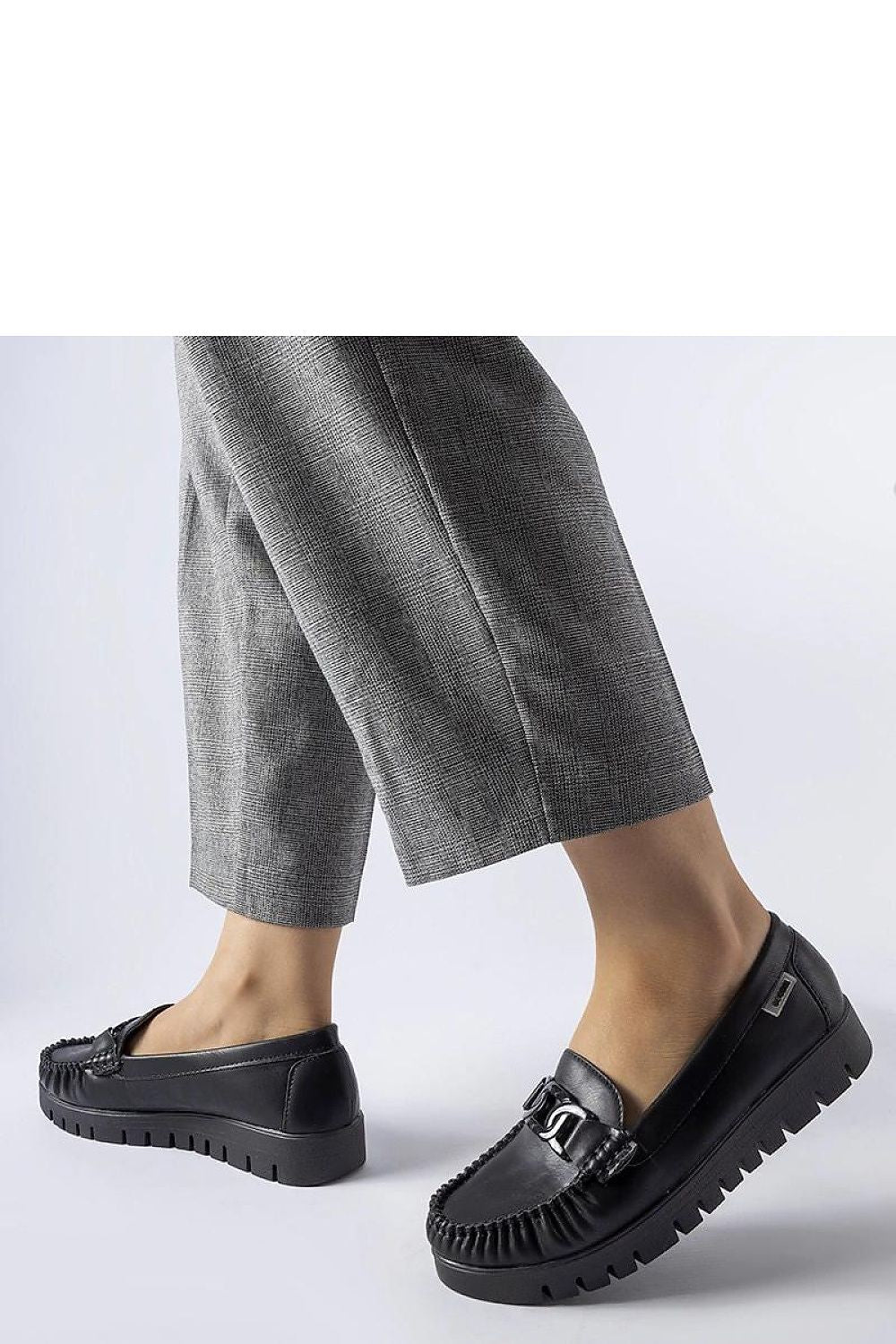   Czarne mokasyny z klamerką na koturnie Lionella - Solea 