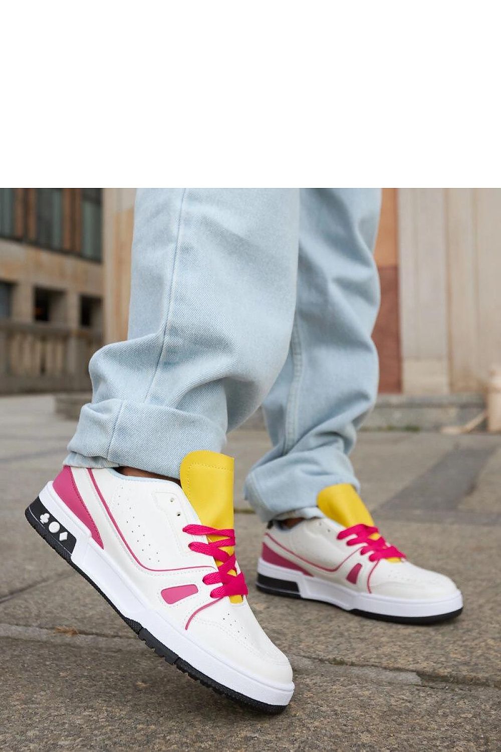   Biało-różowe sneakersy z żółtym językiem Archie - Solea 