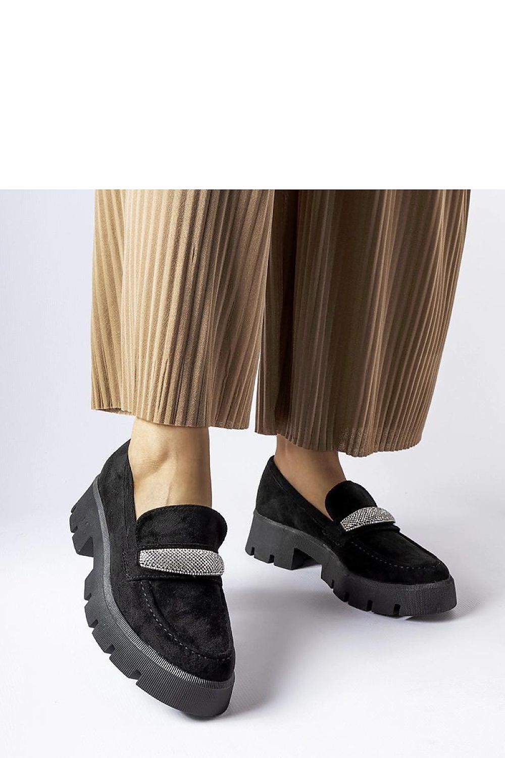   Czarne mokasyny na masywnej podeszwie Macario - Solea 