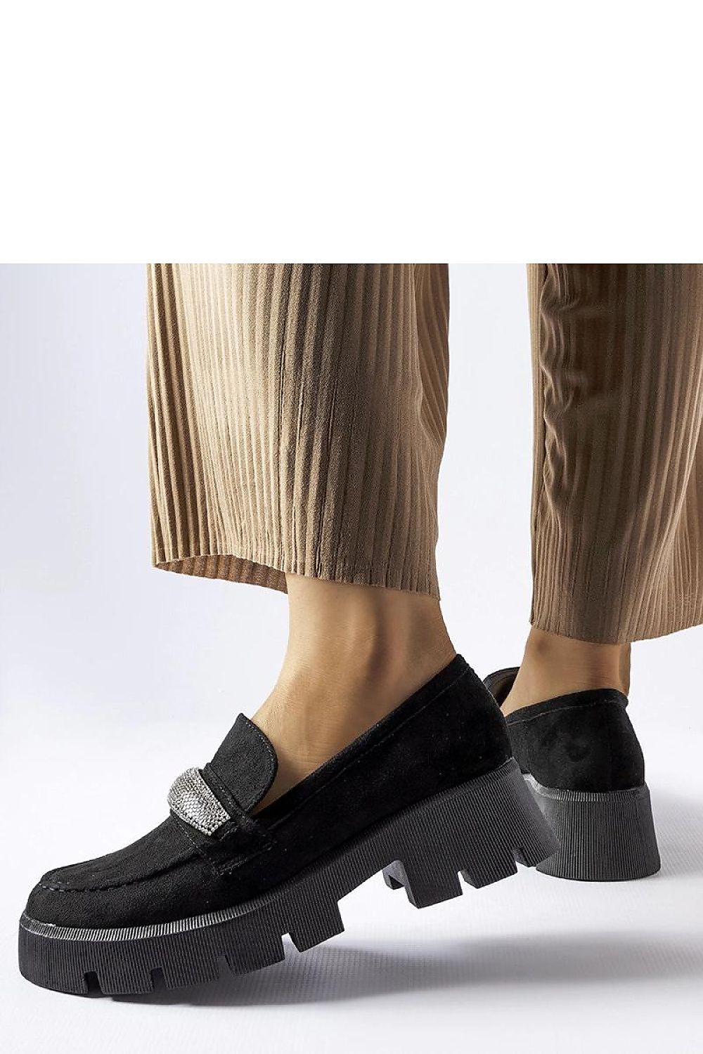   Czarne mokasyny na masywnej podeszwie Macario - Solea 