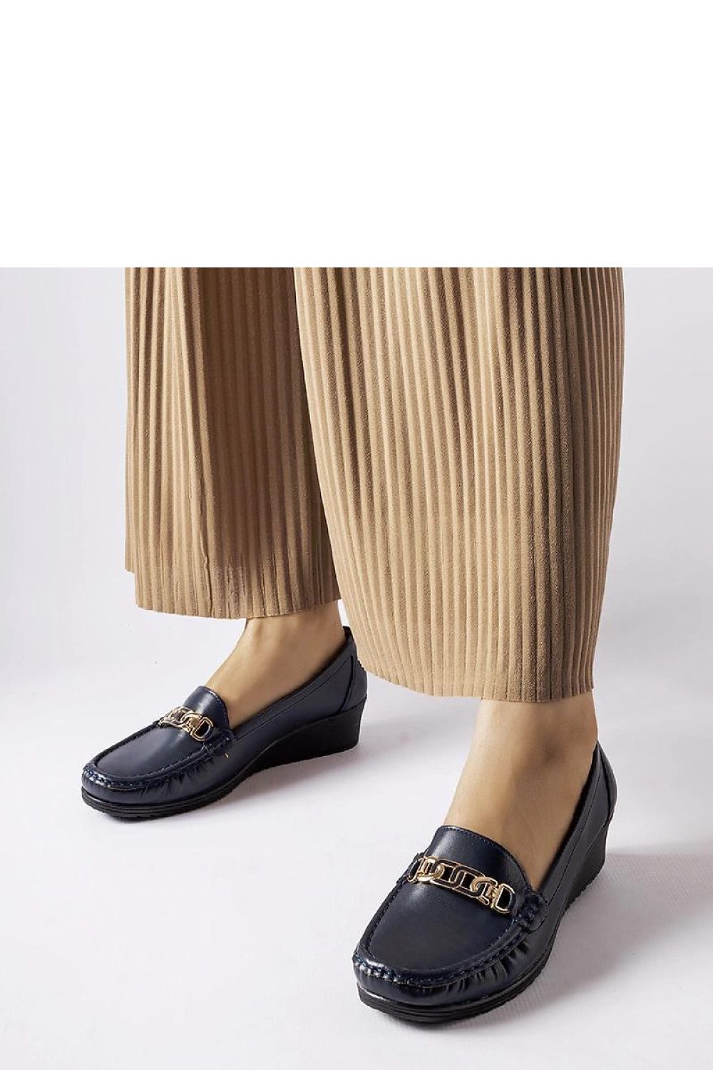   Granatowe mokasyny z klamrą na koturnie Lerino - Solea 