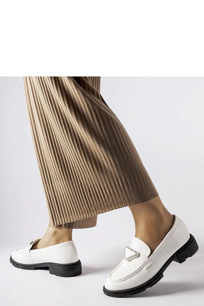   Białe mokasyny zdobione cyrkoniami Marsilius - Solea 