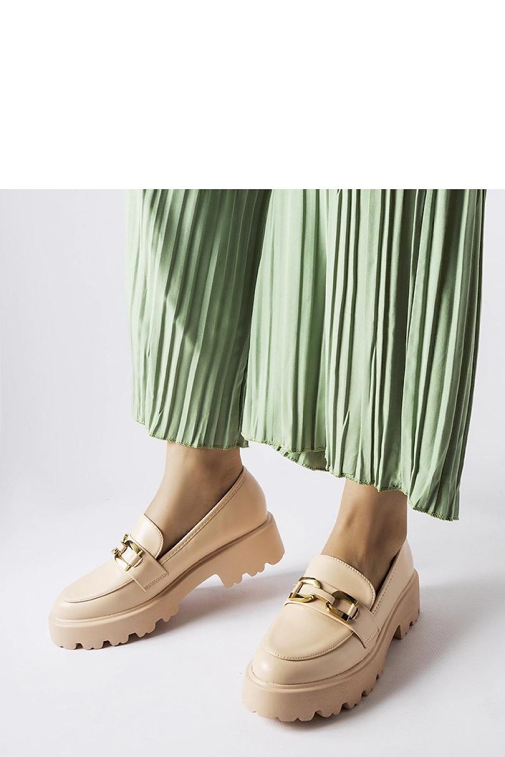   Beżowe damskie mokasyny zdobione klamrą Piazzo - Solea 