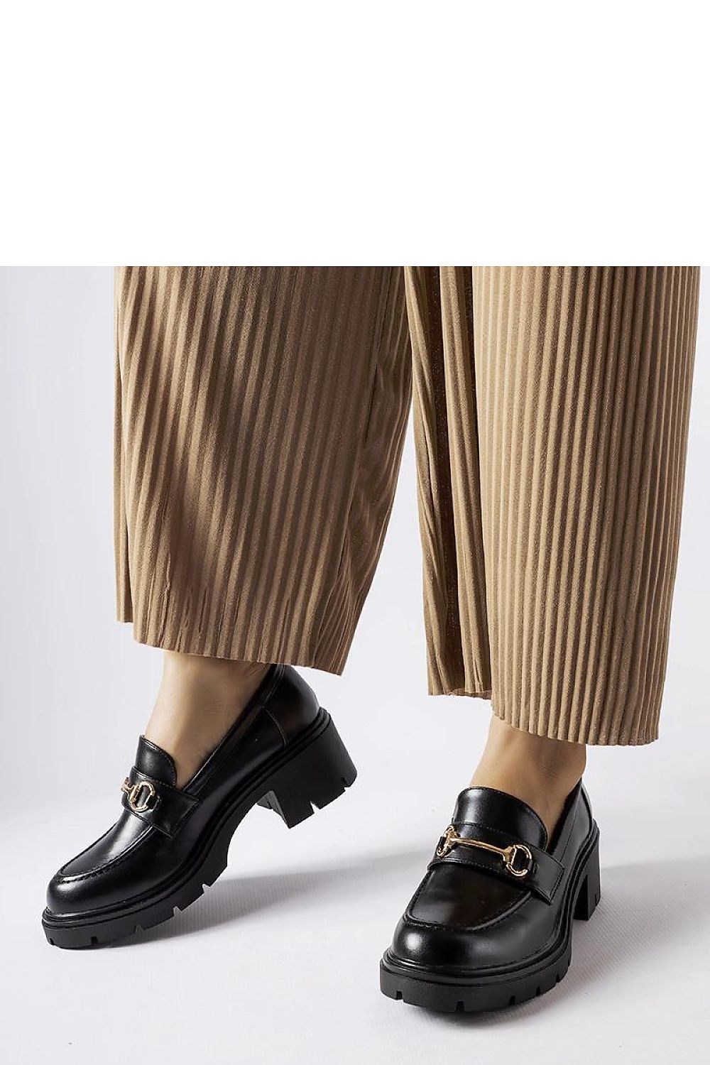   Czarne półbuty na obcasie Fabrizio - Solea 