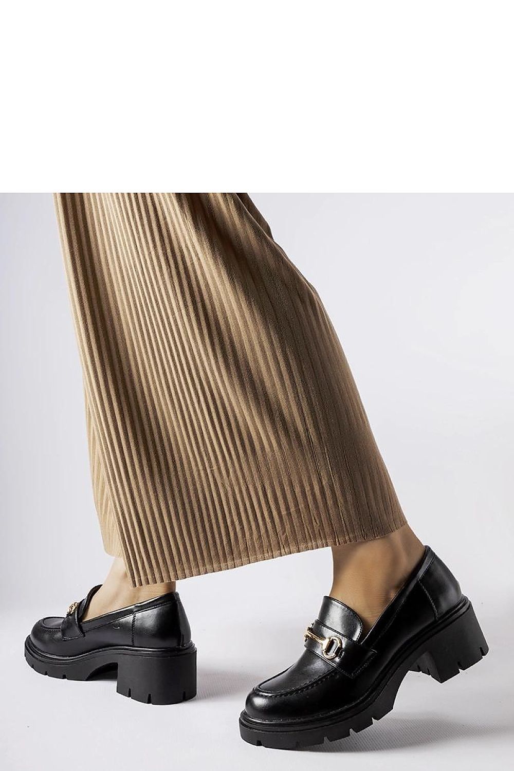   Czarne półbuty na obcasie Fabrizio - Solea 