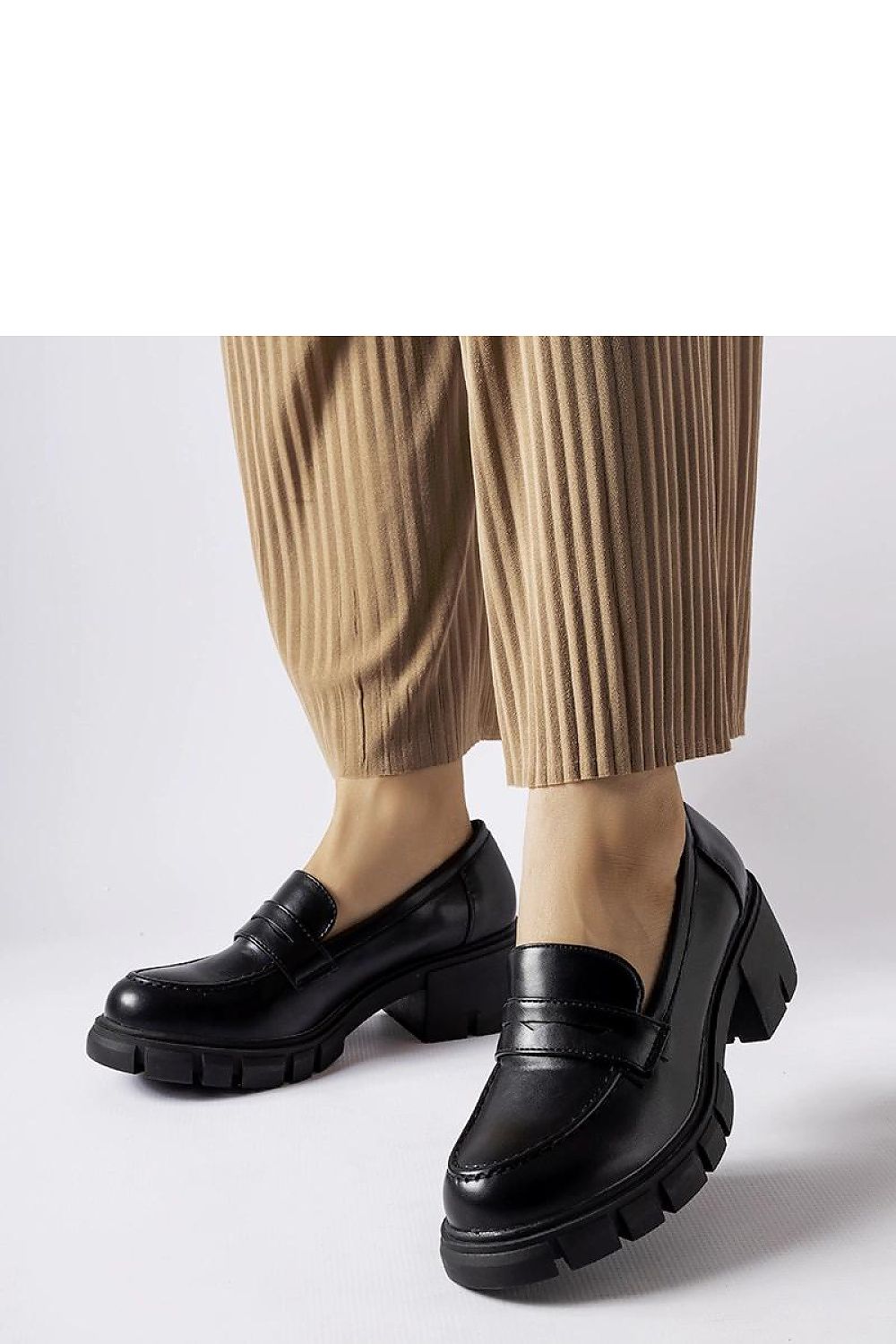   Czarne klasyczne mokasyny na klocku Dina - Solea 