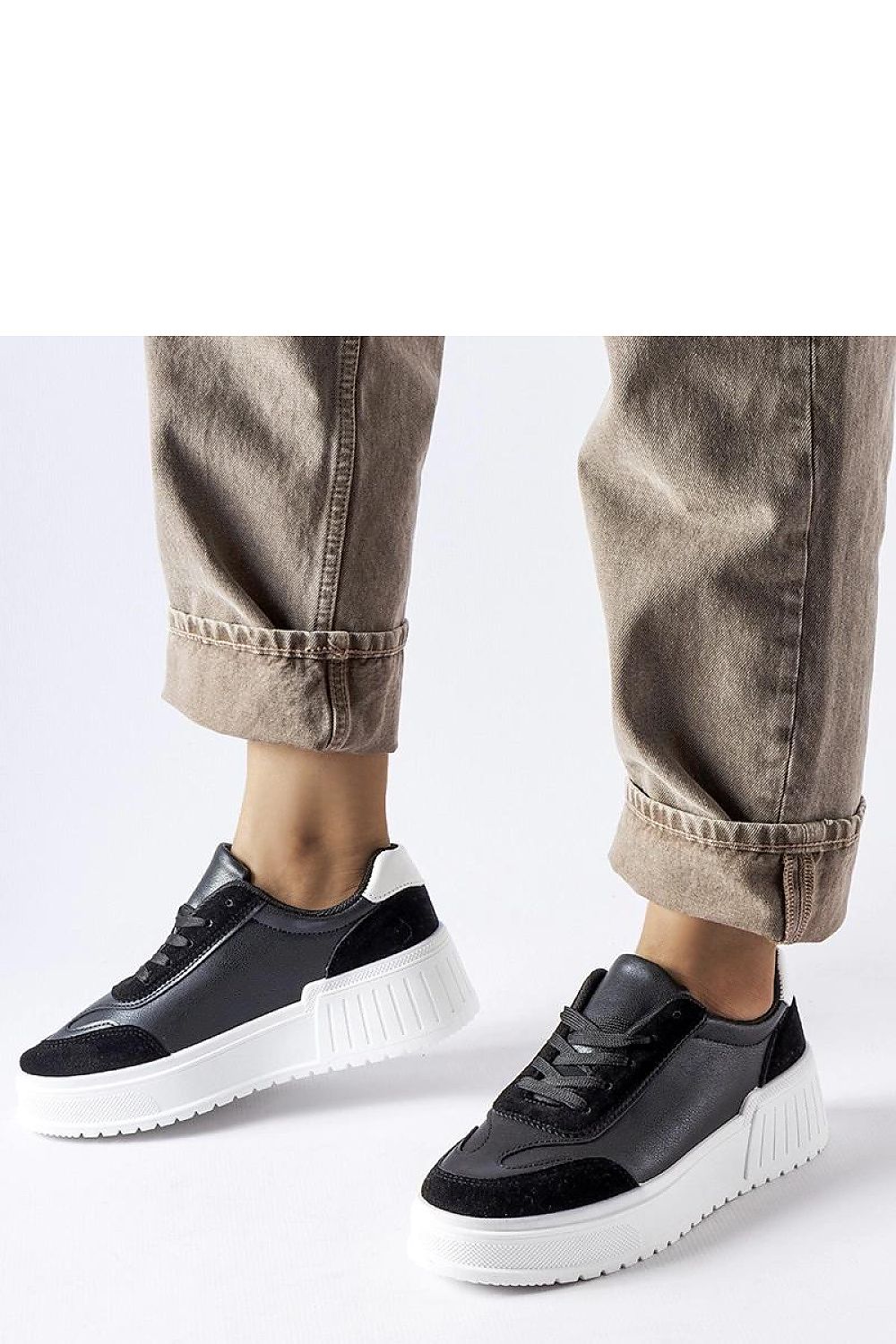   Czarne sneakersy na grubej platformie Seluci - Solea 