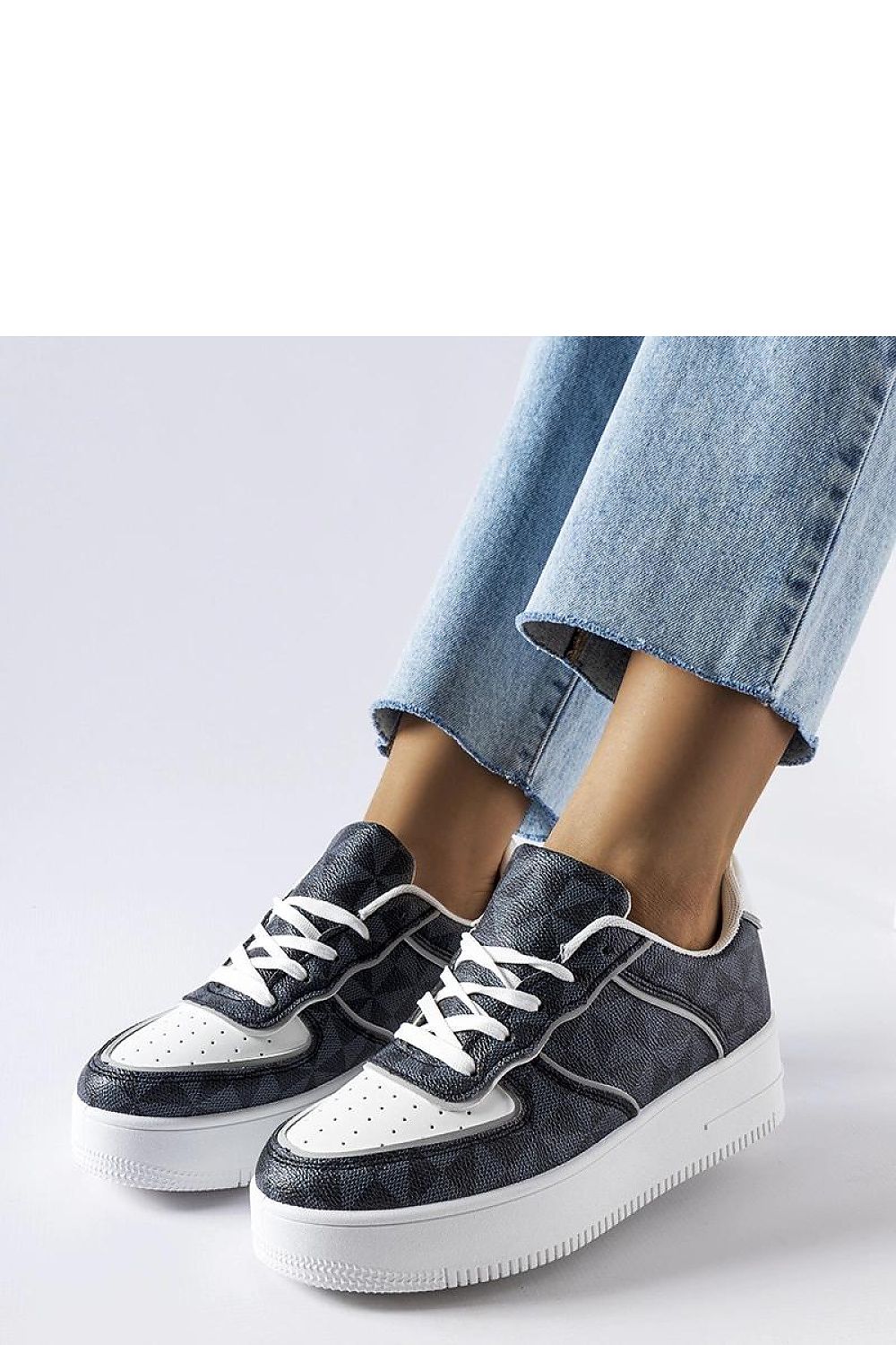   Czarne sneakersy zdobione monogramem Sands - Solea 