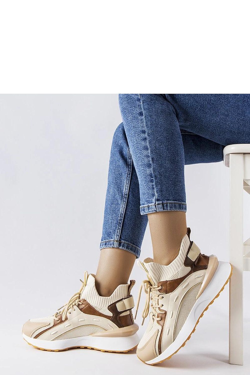   Beżowe sportowe sneakersy materiałowe Begins - Solea 