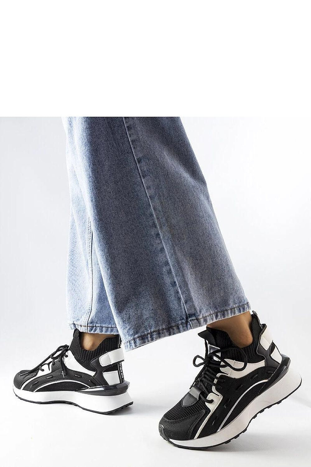   Czarno-białe stylowe sneakersy Begins - Solea 