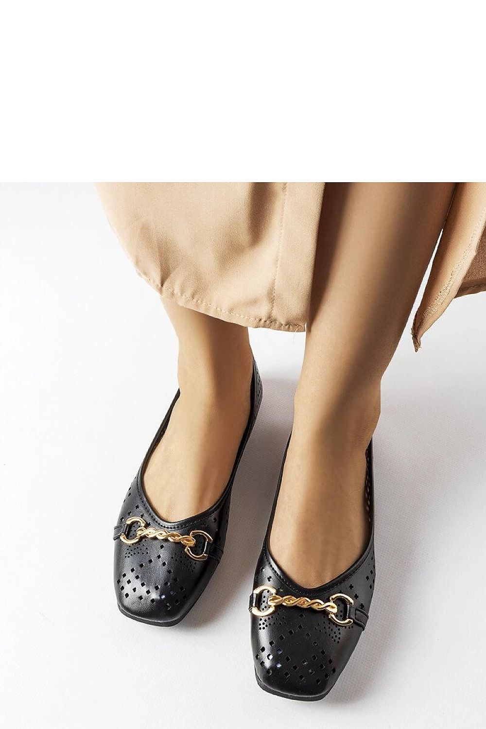   Czarne ażurowe balerinki Schiavone - Solea 