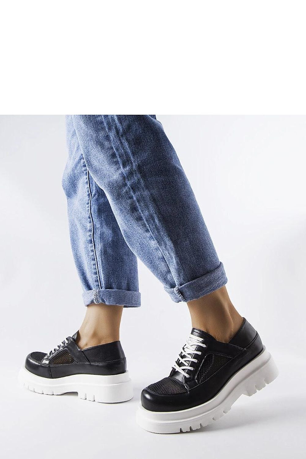   Czarne ażurowe masywne półbuty Tasmin - Solea 