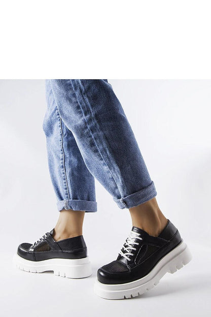   Czarne ażurowe masywne półbuty Tasmin - Solea 