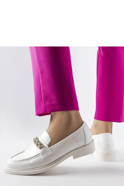   Białe mokasyny zdobione cyrkoniami Montreal - Solea 