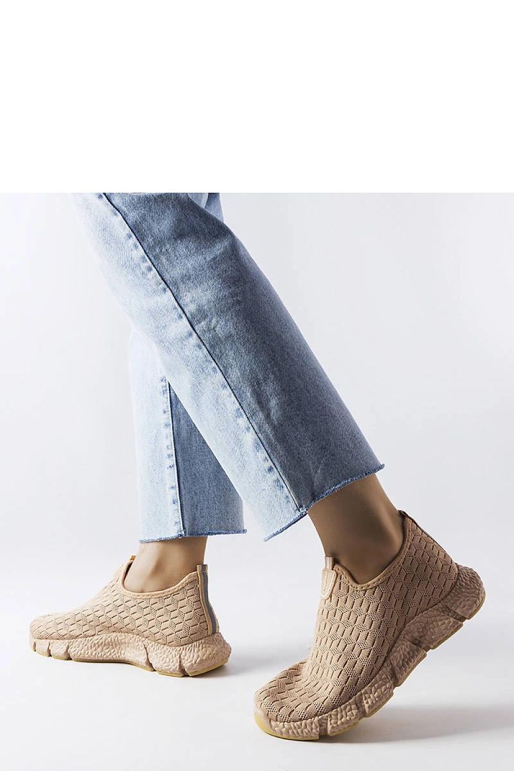   Beżowe sportowe sneakersy wsuwane  Obenor - Solea 