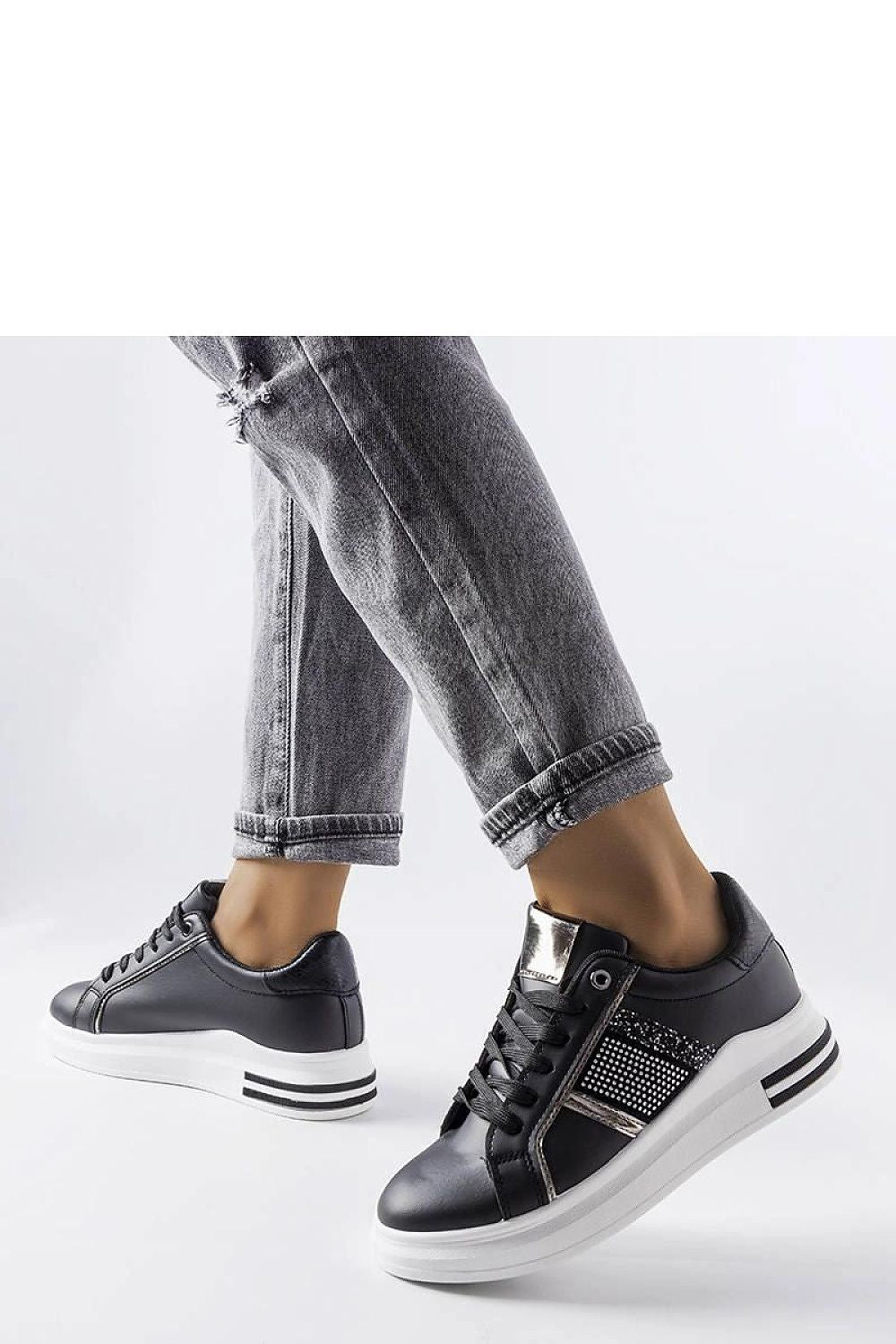   Czarne sneakersy zdobione cyrkoniami Xarles - Solea 