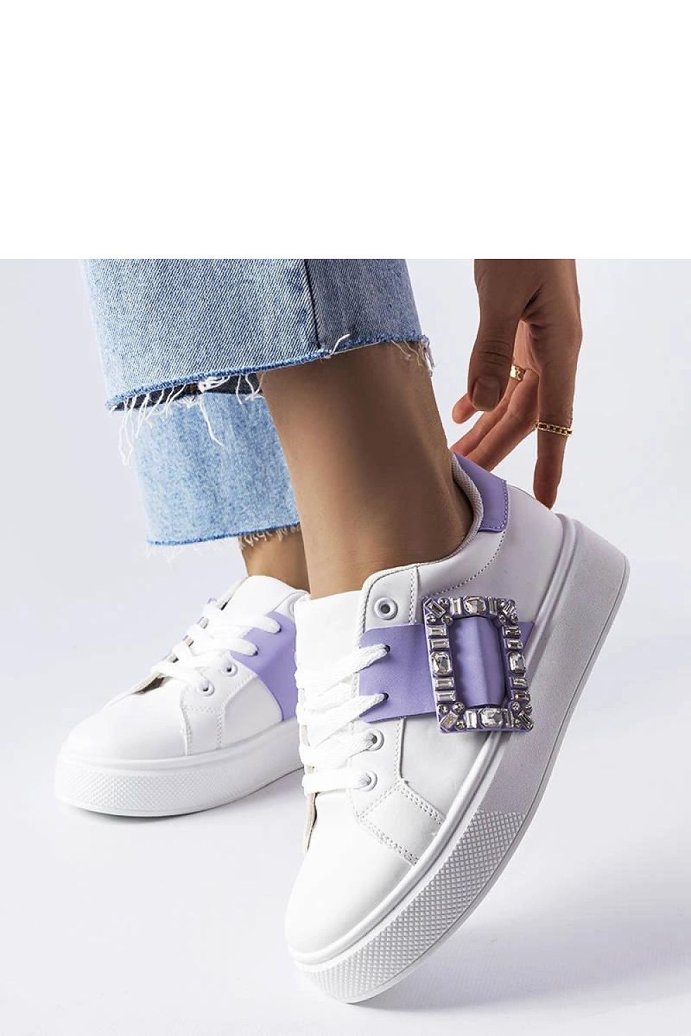   Białe sneakersy zdobione fioletową klamerką Ike - Solea 