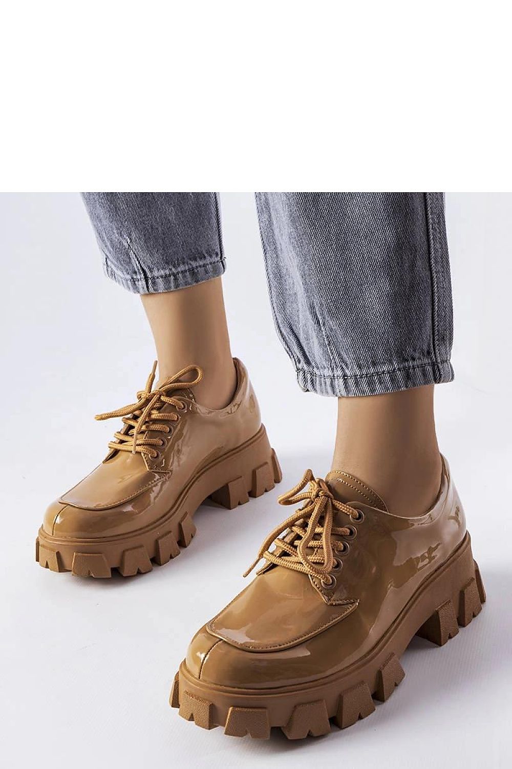   Brązowe lakierowane półbuty Beccadelli - Solea 