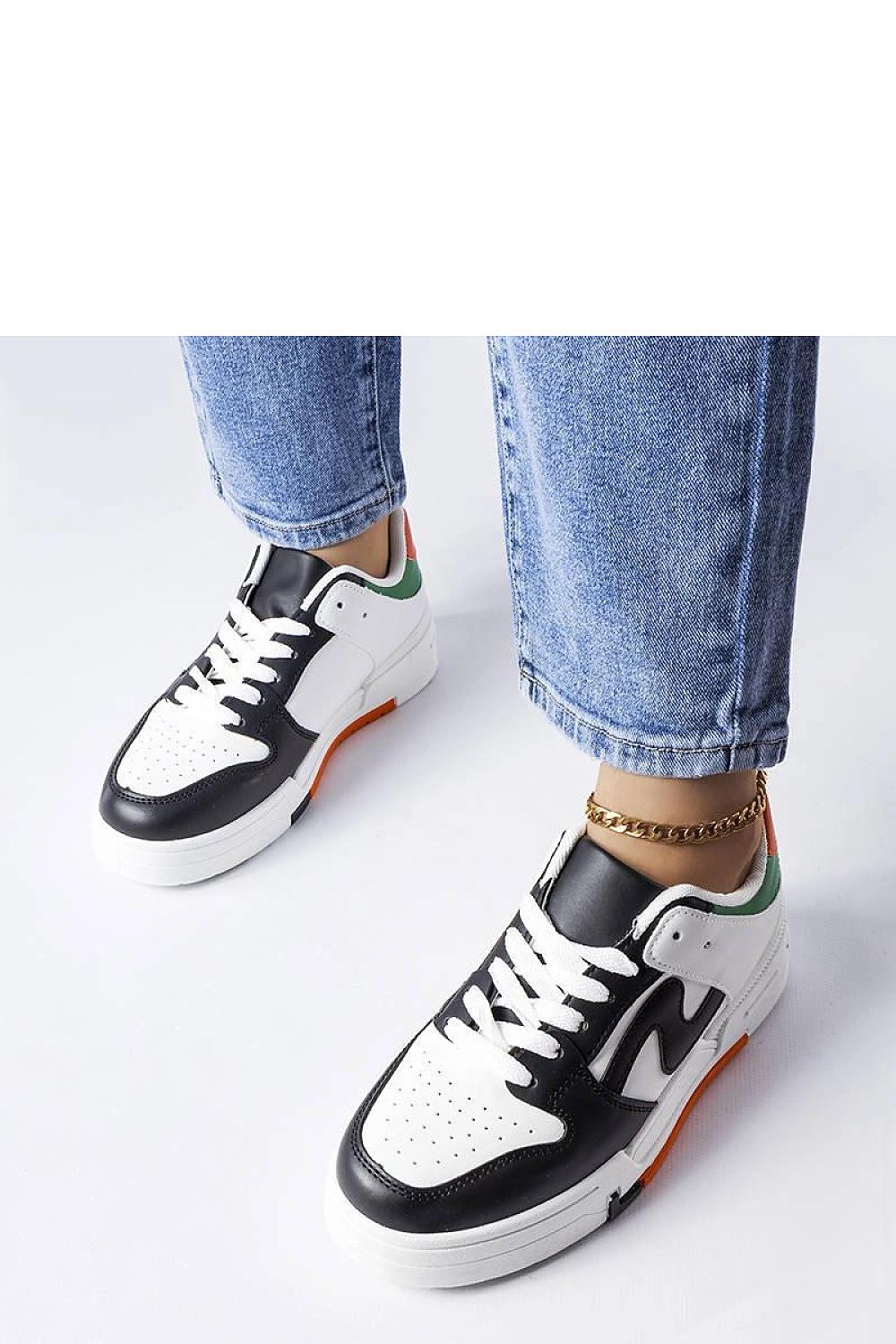   Czarno-białe buty na grubszej podeszwie Harter - Solea 