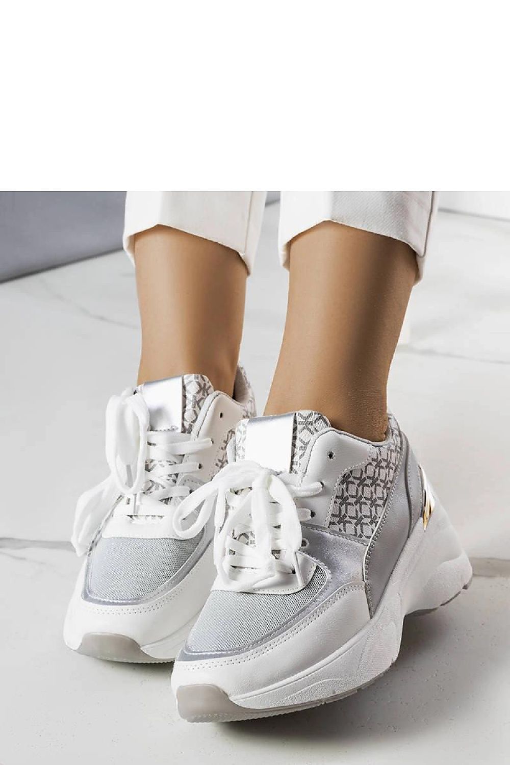   Szary sneakersy zdobione monogramem Lora - Solea 