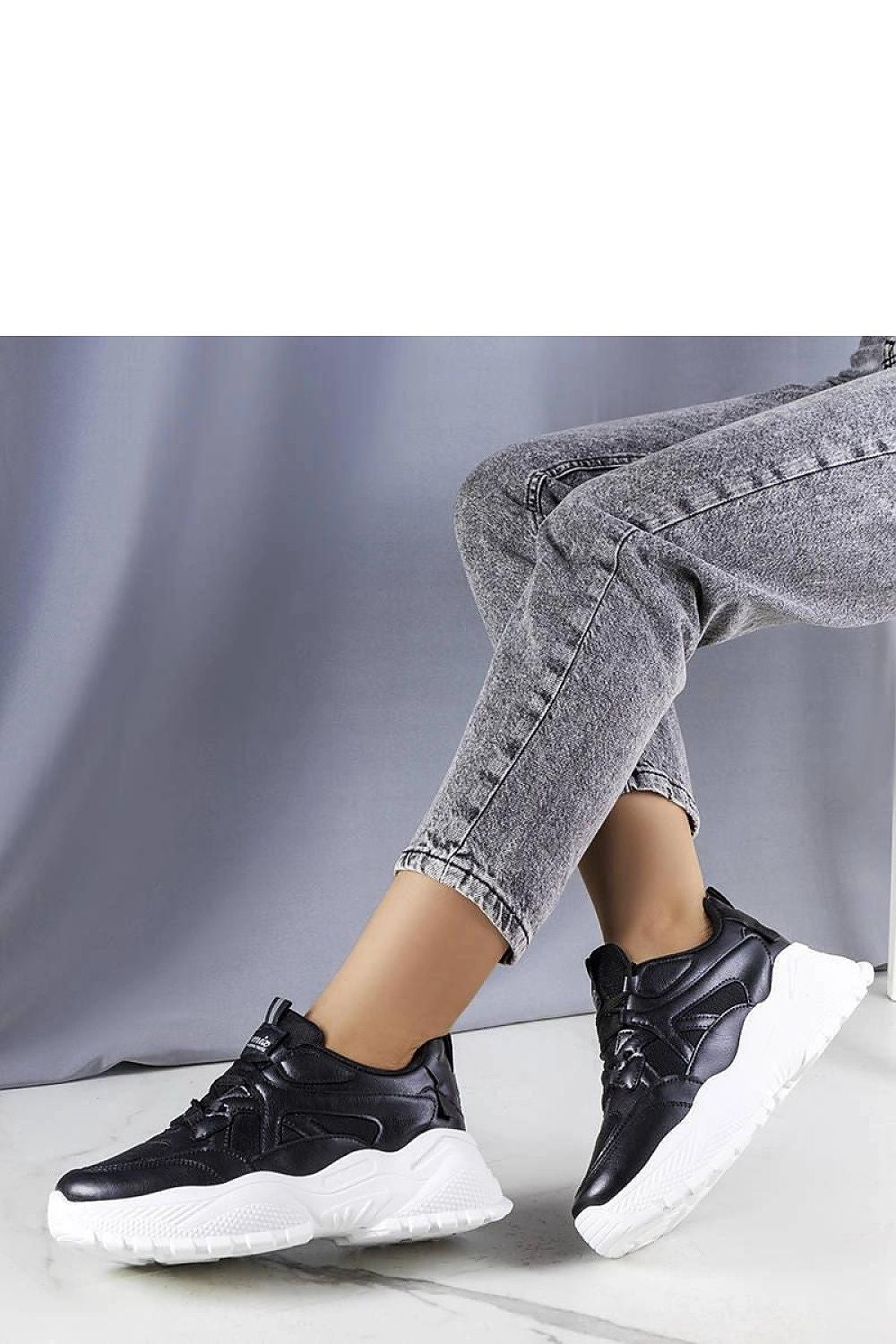   Czarne sneakersy na masywnej podeszwie Lorene - Solea 