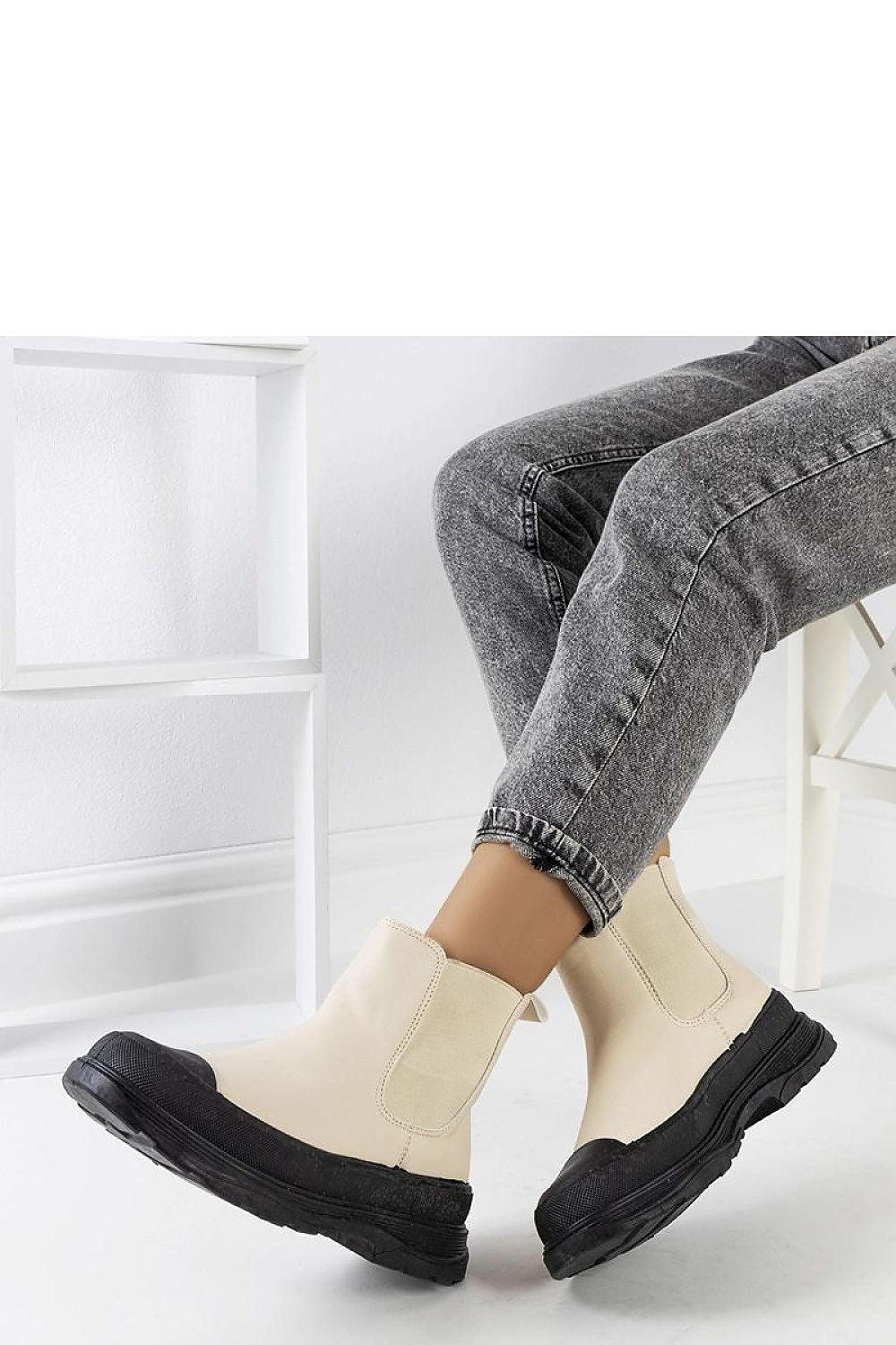   Beżowe botki sztyblety eko-skóra Loree - Solea 