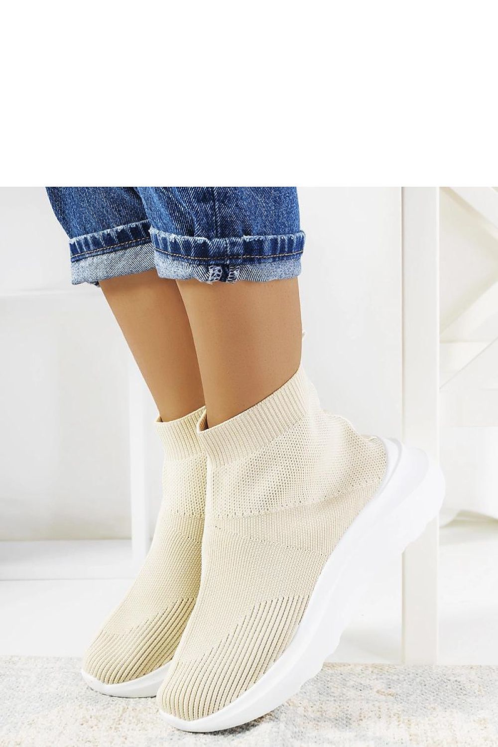   Beżowe wysokie sneakersy Jennifer - Solea 