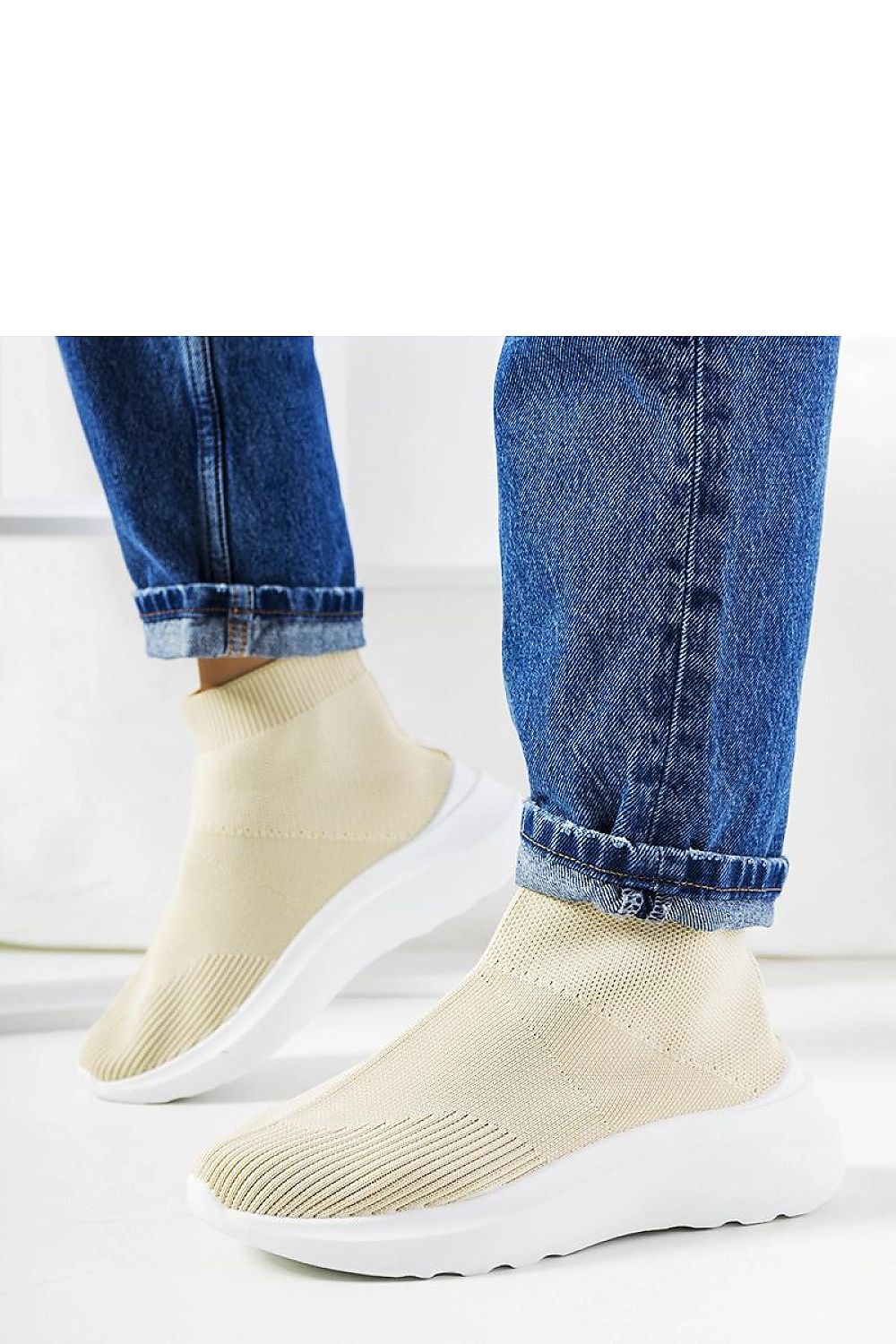   Beżowe wysokie sneakersy Jennifer - Solea 