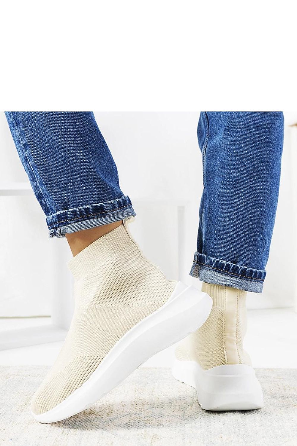   Beżowe wysokie sneakersy Jennifer - Solea 