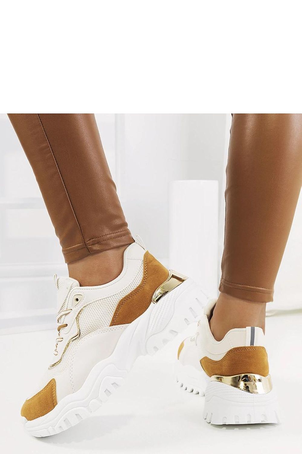   Beżowe obuwie sportowe Osorio - Solea 