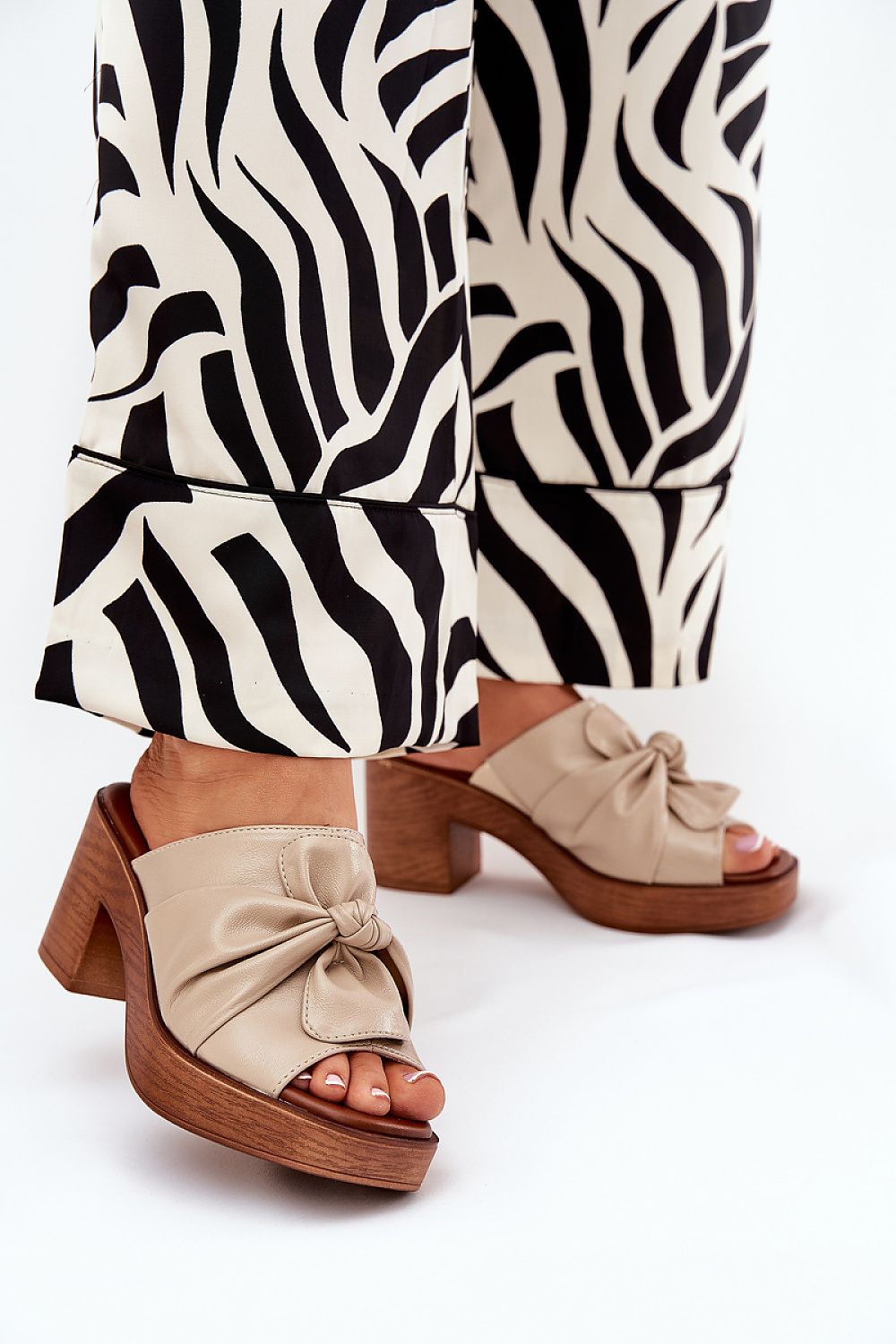  Sandał Klapki Model Kikilla RMR23126-8 Beige - Step in style 