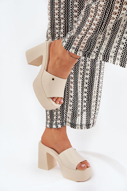  Sandał Klapki Model Tamirella 218-2 Light Beige - Step in style 