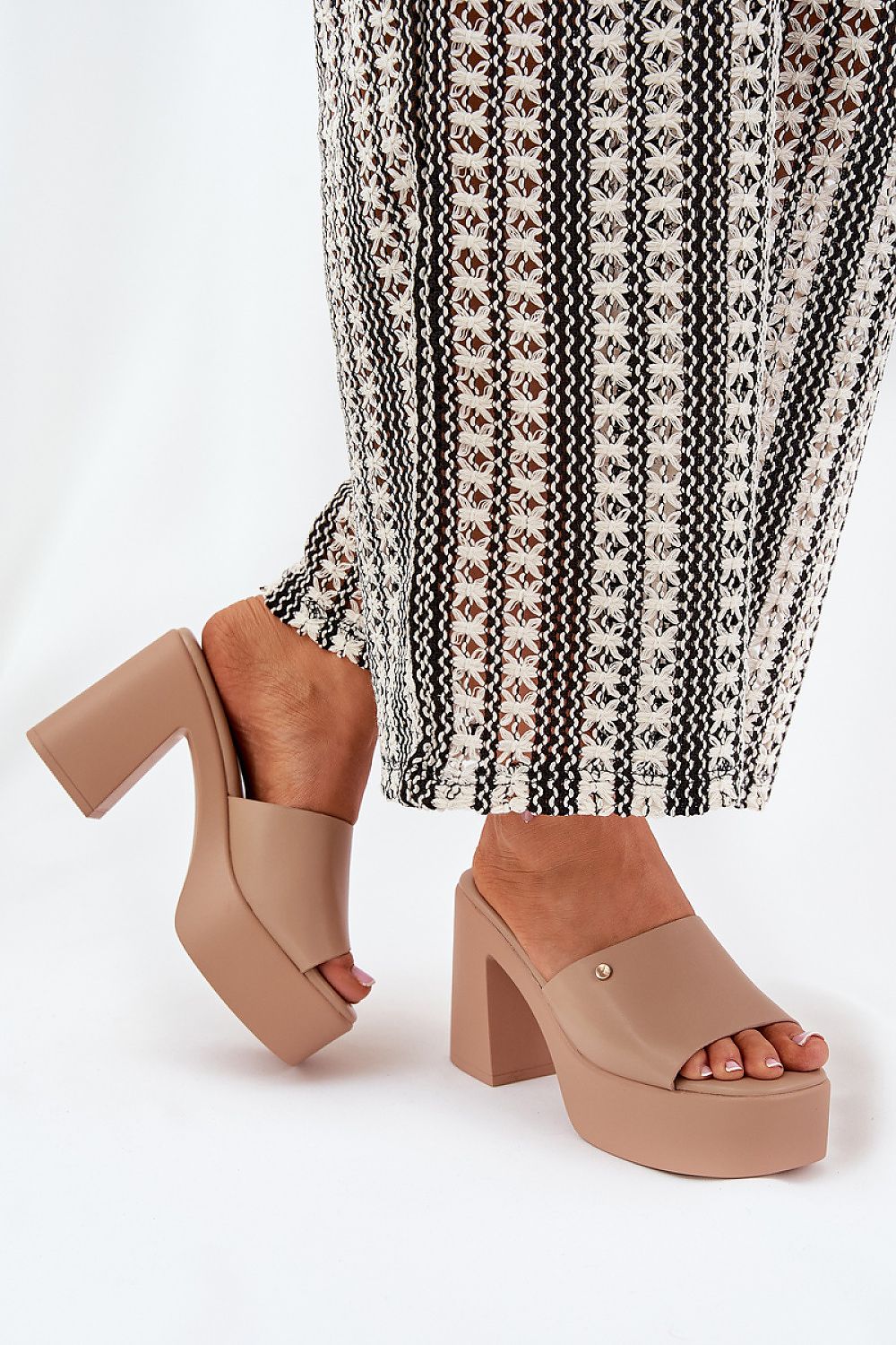  Sandał Klapki Model Tamirella 218-2 Khaki - Step in style 