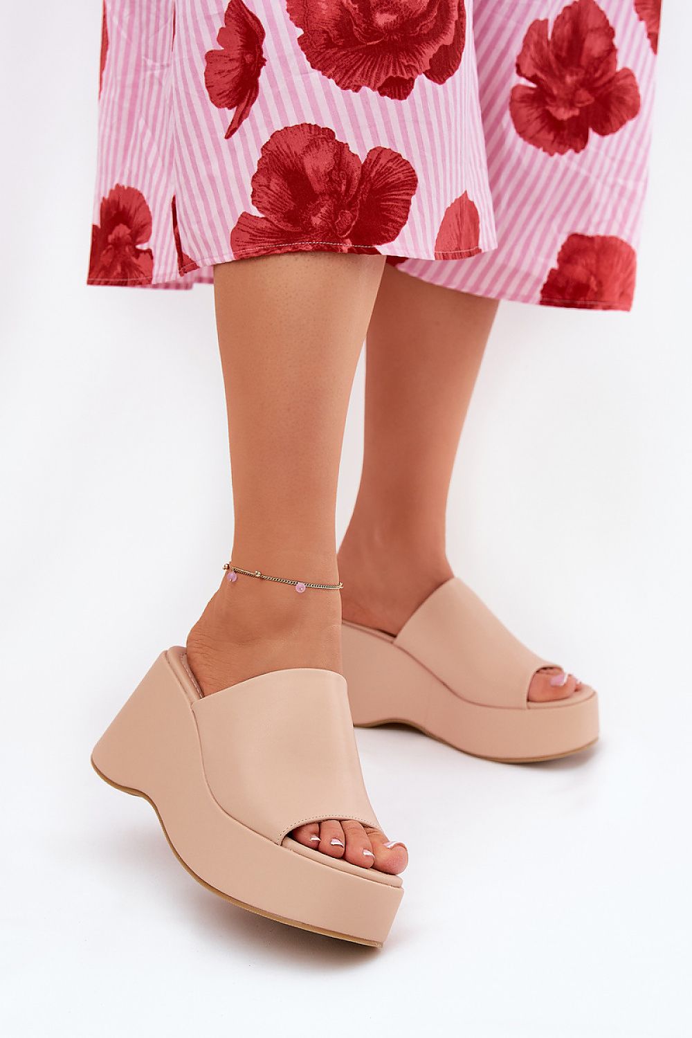  Sandał Klapki Model Kisoffi 8338-305 Beige - Step in style 