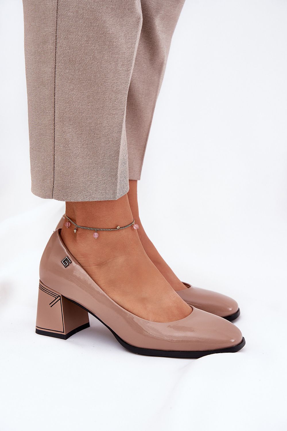   Czółenka Model Vinceza 91130 Beige Skóra Lakier - Step in style 