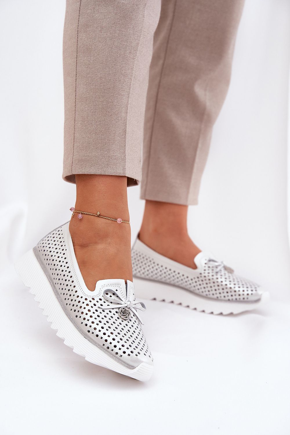   Półbuty Model DA LR51-631 Silver - Step in style 